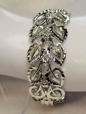 Vintage Coro Pegasus Leaf Link Bracelet